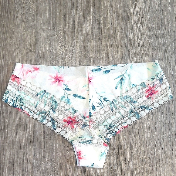 🔥 PINK Victoria's secret Floral Panty  - NWT - Picture 2 of 4
